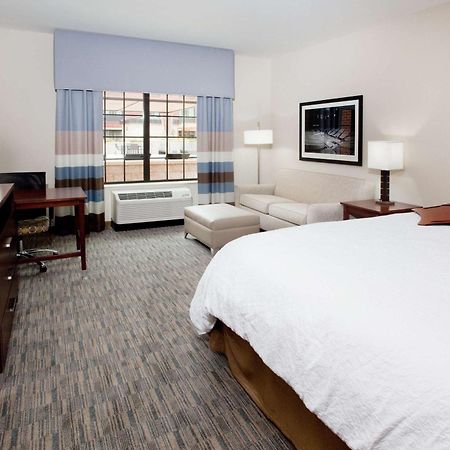 Hampton Inn & Suites Chapel Hill/Carrboro Bagian luar foto